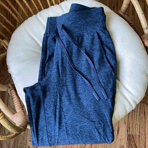 Brand new never worn lululemon joggers size 2